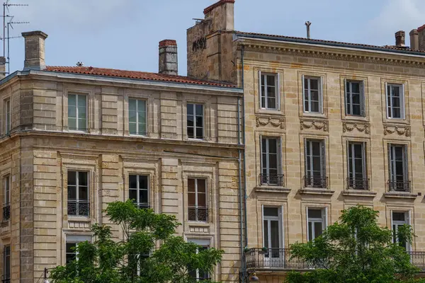 Garonne nehrindeki Bordeaux şehrinde.