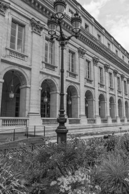 Garonne nehrindeki Bordeaux şehrinde.