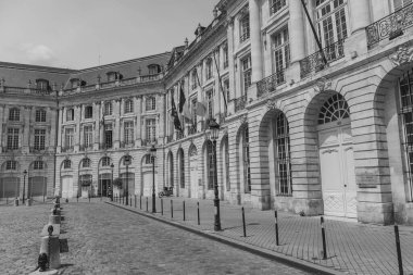 Garonne nehrindeki Bordeaux şehrinde.