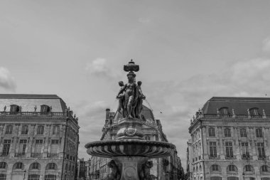 Garonne nehrindeki Bordeaux şehrinde.