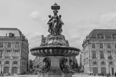 Garonne nehrindeki Bordeaux şehrinde.