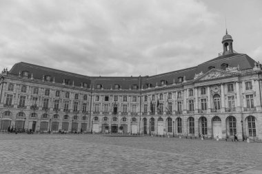 Garonne nehrindeki Bordeaux şehrinde.