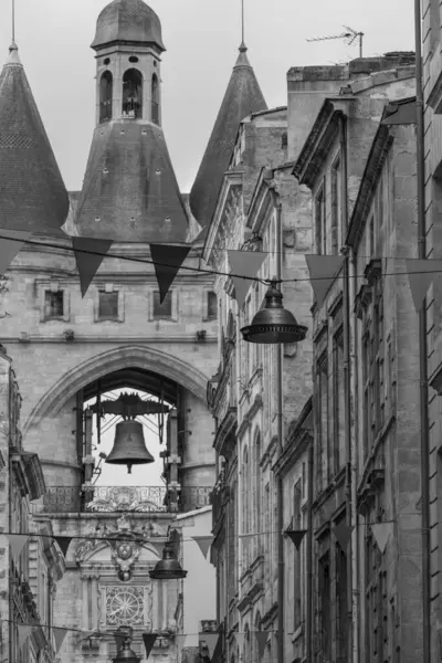 Garonne nehrindeki Bordeaux şehrinde.