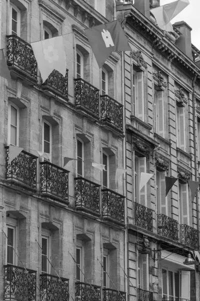 Garonne nehrindeki Bordeaux şehrinde.