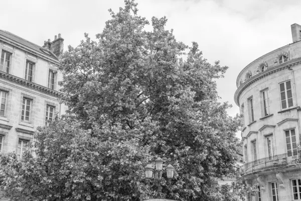 Garonne nehrindeki Bordeaux şehrinde.