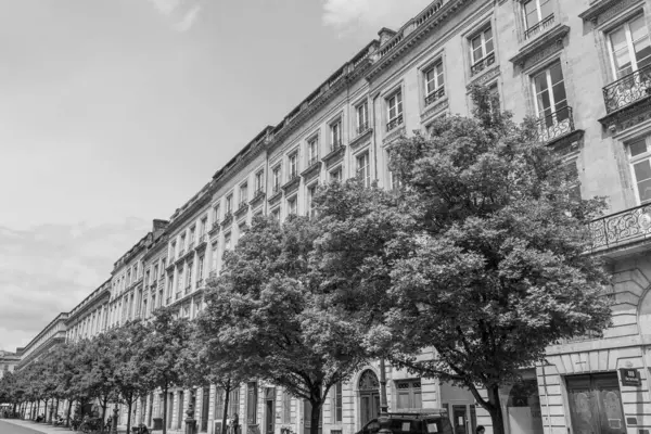 Garonne nehrindeki Bordeaux şehrinde.