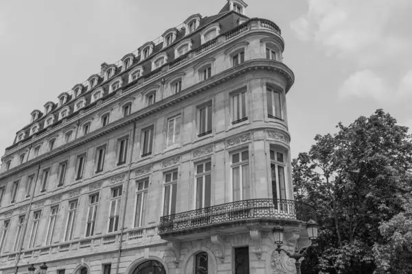 Garonne nehrindeki Bordeaux şehrinde.
