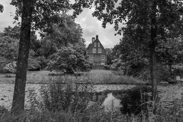 Coesfeld yakınlarındaki Alman Baumberge 'inde yürüyüş.