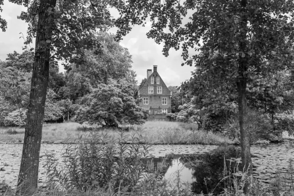 Coesfeld yakınlarındaki Alman Baumberge 'inde yürüyüş.