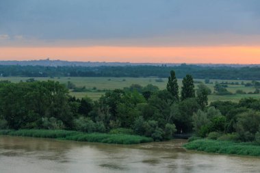 Garonne Nehri 'ndeki Bordeaux şehri.