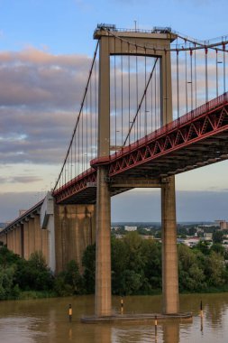 Garonne Nehri 'ndeki Bordeaux şehri.