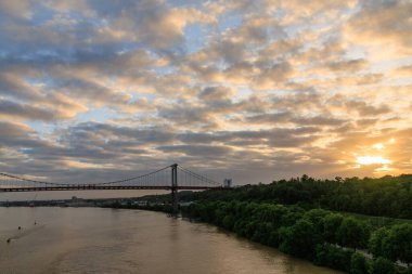 Garonne Nehri 'ndeki Bordeaux şehri.