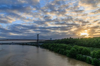 Garonne Nehri 'ndeki Bordeaux şehri.