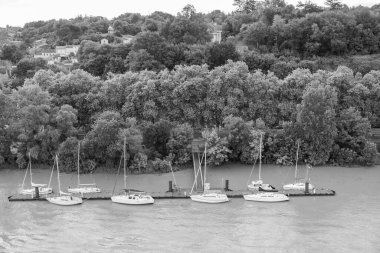 Bordeauyx Garonne nehrinde