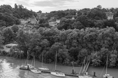 Bordeauyx Garonne nehrinde