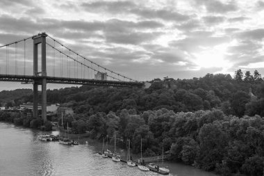 Bordeauyx Garonne nehrinde