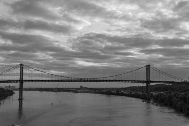 Bordeauyx Garonne nehrinde