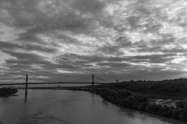 Bordeauyx Garonne nehrinde