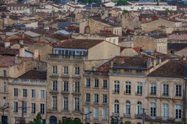Bordeauyx Garonne nehrinde