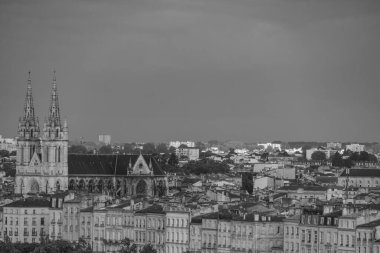 Bordeaux şehri Fransa 'daki Garonne Nehri' nde.