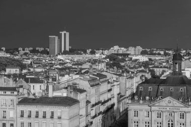 Bordeaux şehri Fransa 'daki Garonne Nehri' nde.