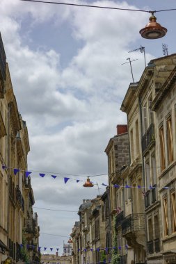 Garonne nehrindeki Bordeaux şehrinde.
