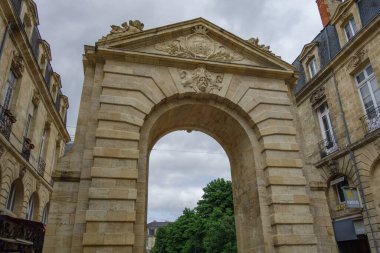 Garonne nehrindeki Bordeaux şehrinde.