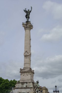 Garonne nehrindeki Bordeaux şehrinde.
