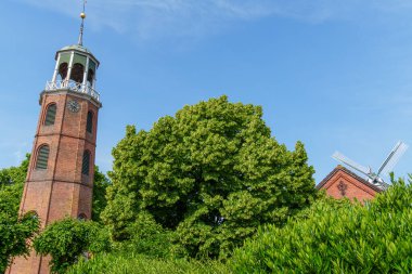 Doğu Frizya 'daki EM nehrinin oradaki Ditzum köyü.