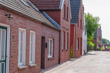 Doğu Frizya 'daki EM nehrinin oradaki Ditzum köyü.