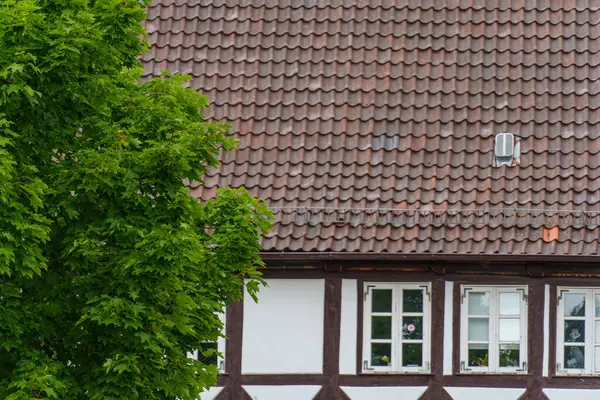 Güzel eski arabalar ve motosikletler.