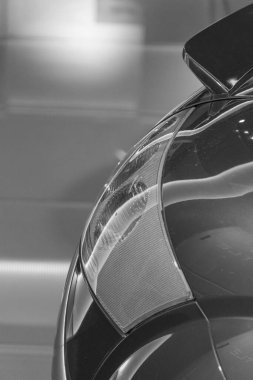 Güzel eski arabalar ve motosikletler.