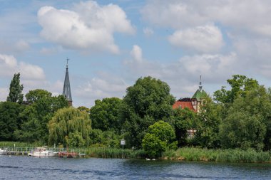 Potsdam şehri ve Germa Brandenburg gölleri