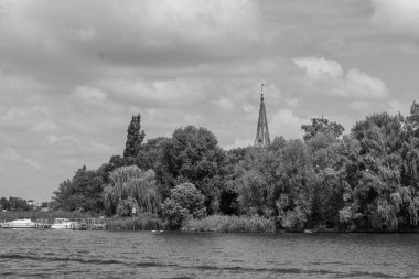 Werder şehri ve Potsdam yakınlarındaki göller.