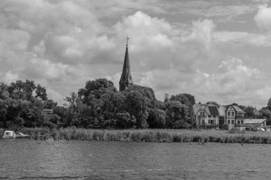 Werder şehri ve Potsdam yakınlarındaki göller.