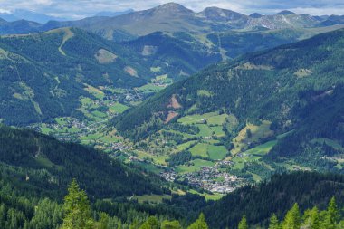 Avusturya Alpleri 'nde Carinthia' da yürüyüş