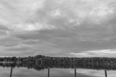 Akşamleyin Potsdam şehrinde.