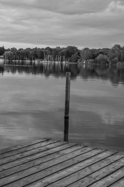 Akşamleyin Potsdam şehrinde.