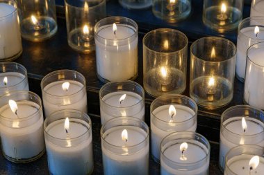 Maastricht şehri Hollanda 'daki Maas Nehri' nde.