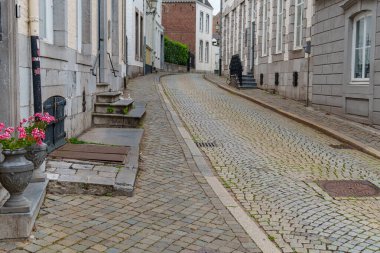 Maastricht şehri Hollanda 'daki Maas Nehri' nde.