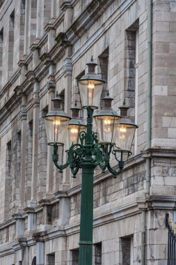 Maastricht şehri Hollanda 'daki Maas Nehri' nde.