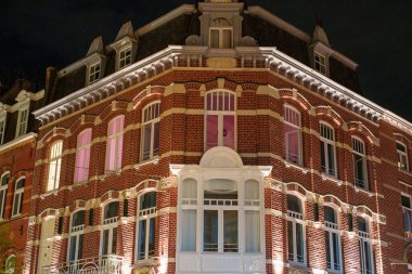 Maastricht şehri Hollanda 'daki Maas Nehri' nde.