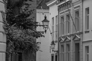 Maastricht şehri Hollanda 'daki Maas Nehri' nde.