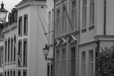 Maastricht şehri Hollanda 'daki Maas Nehri' nde.