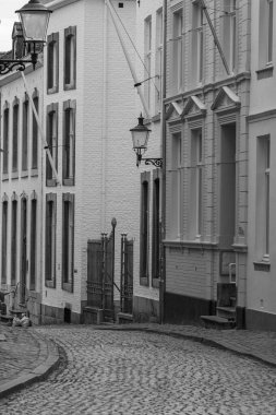 Maastricht şehri Hollanda 'daki Maas Nehri' nde.