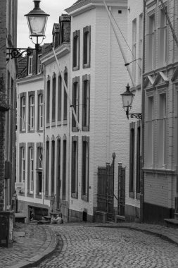 Maastricht şehri Hollanda 'daki Maas Nehri' nde.