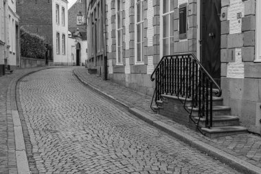 Maastricht şehri Hollanda 'daki Maas Nehri' nde.