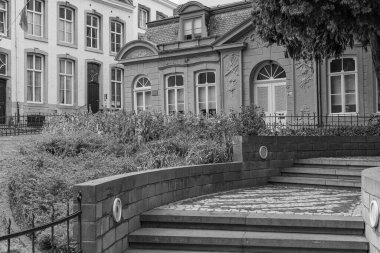 Maastricht şehri Hollanda 'daki Maas Nehri' nde.