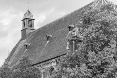 Maastricht şehri Hollanda 'daki Maas Nehri' nde.