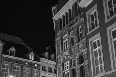 Maastricht şehri Hollanda 'daki Maas Nehri' nde.